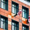 «Добрая елка» и десант Дедов Морозов: в детских больницах Москвы начались новогодние акции