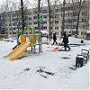 Специалисты продолжили уборку снега на территории Роговского