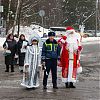 Сотрудники ДПС Новой Москвы и представители Общественного совета приняли участие в ежегодной акции «Полицейский Дед Мороз»
