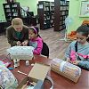 Занятия по плетению на коклюшках возобновили в библиотеке Дома культуры «Юбилейный» поселения Роговское